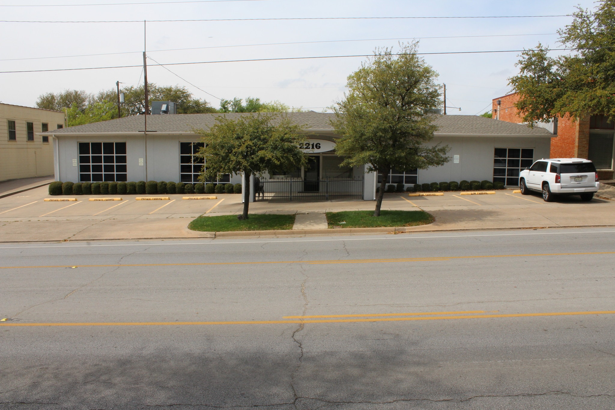 2216 Forest Park Blvd, Fort Worth, TX for Rent