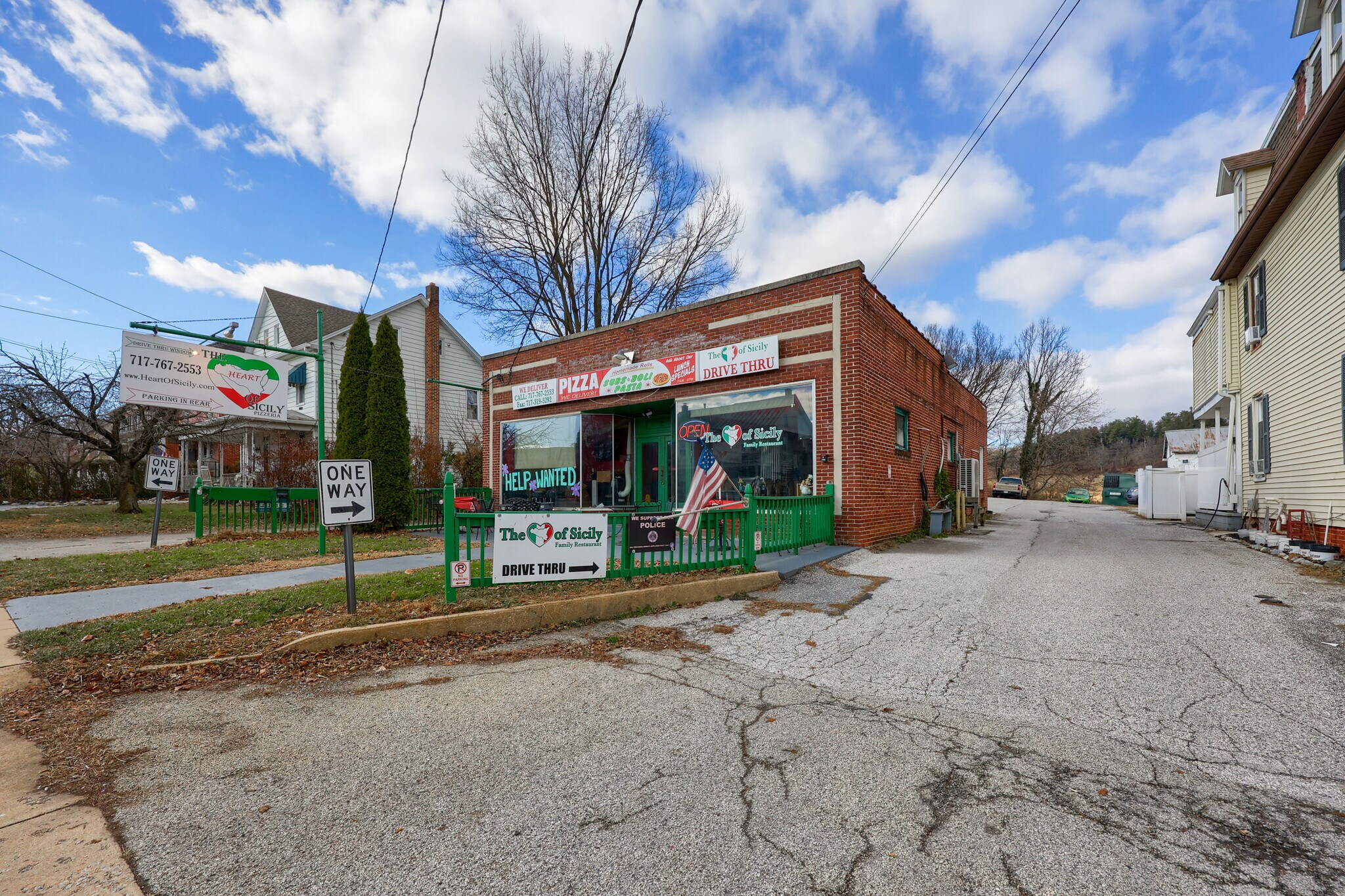 3186 N George St, Emigsville, PA for Sale
