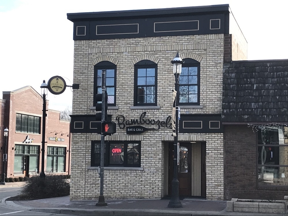 101 W Main St, West Dundee, IL for Sale