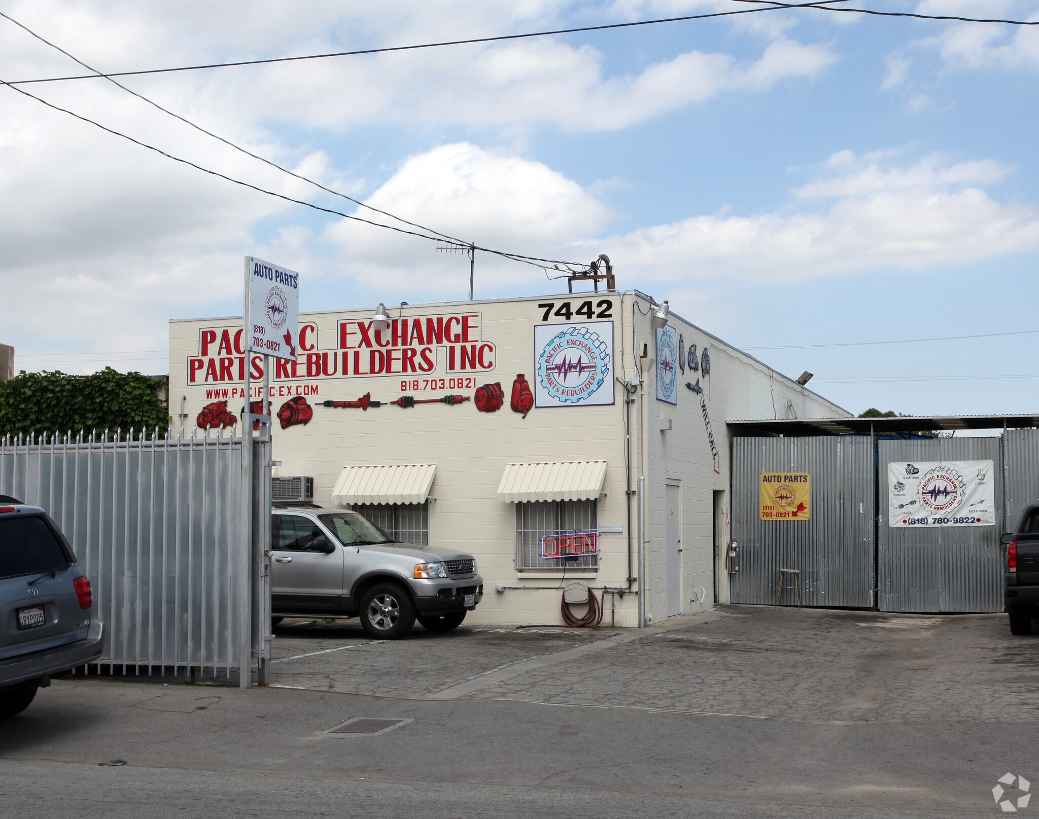 7442 Deering Ave Canoga Park, CA 91303 Industrial Property for Sale