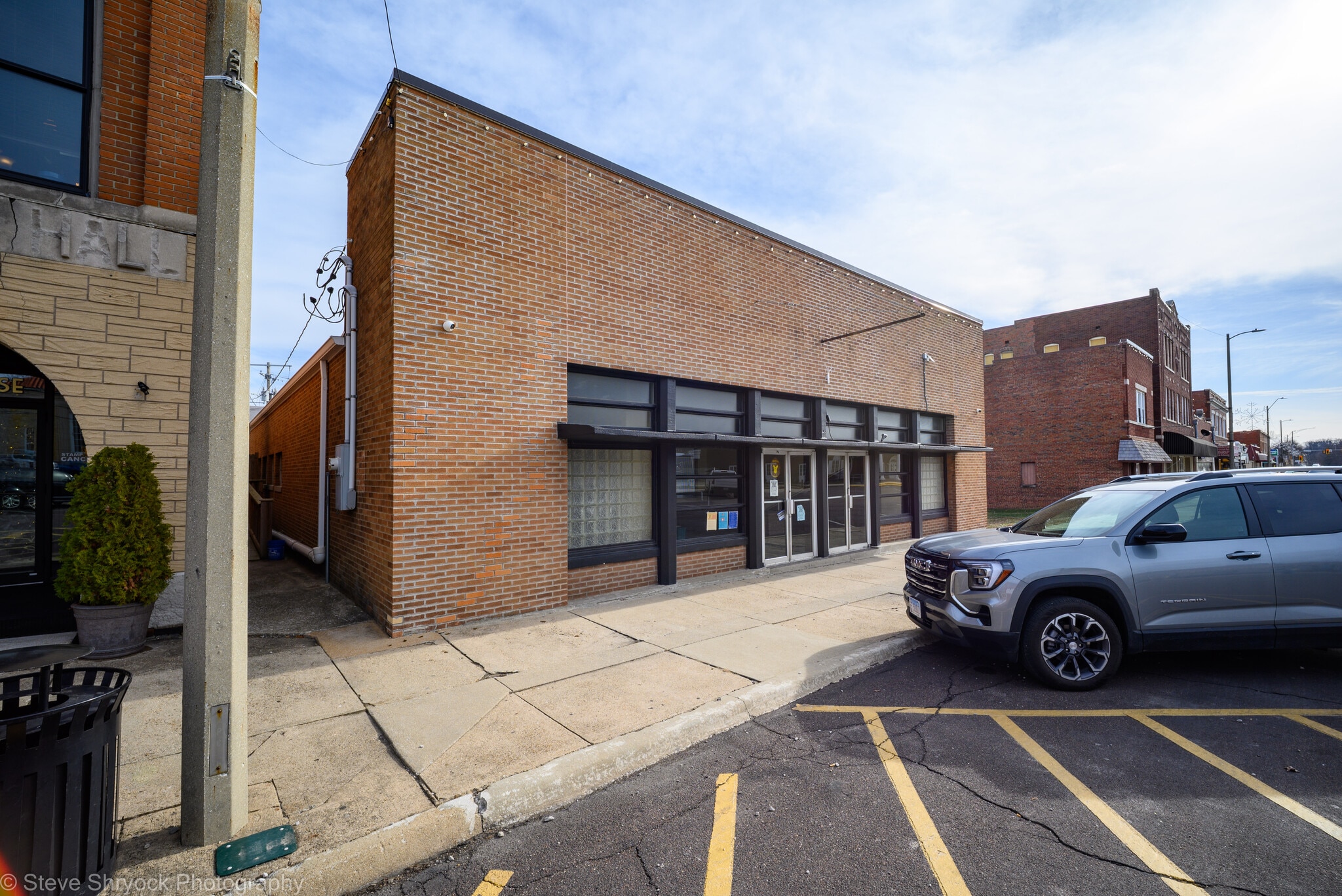 411 S Main St, Hillsboro, IL for Sale
