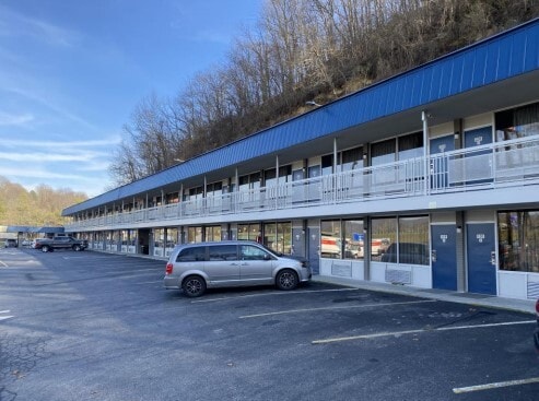 108 River Rd, Chilhowie, VA for Sale