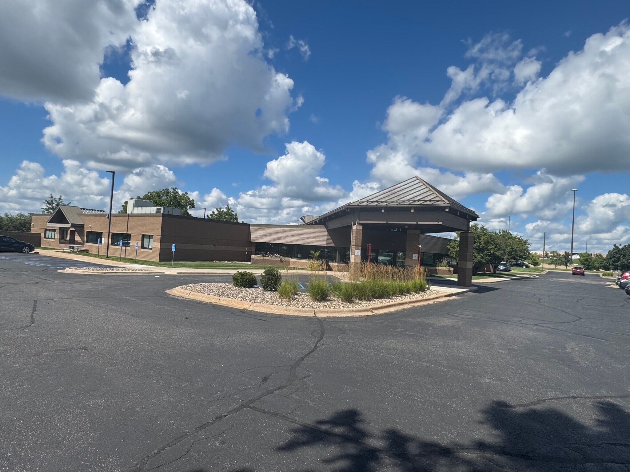 1850 Beam Ave E, Maplewood, MN for Sale