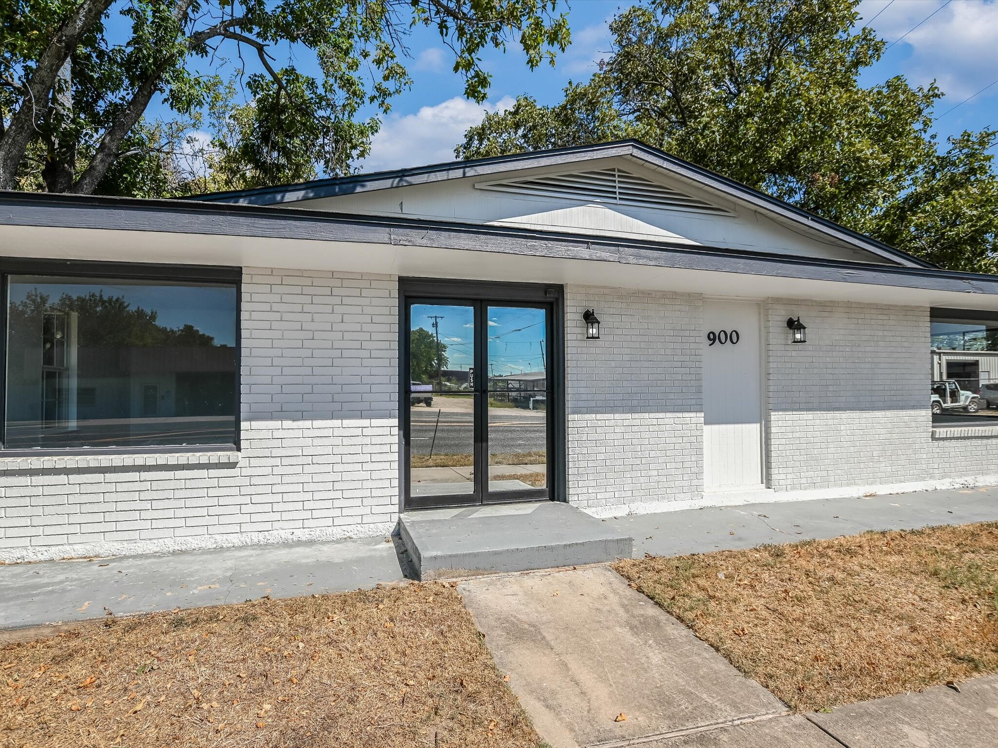 900 W 2nd St, Taylor, TX for Sale