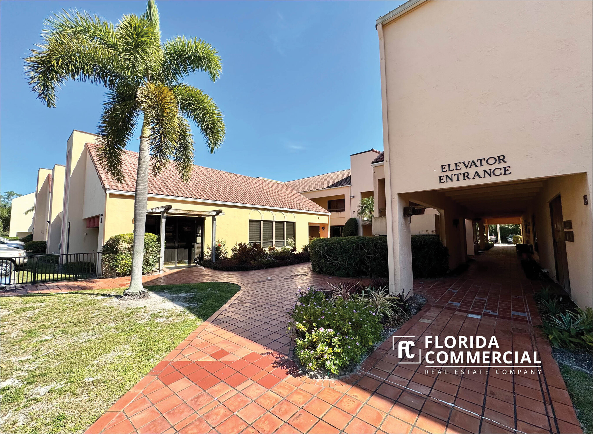 900 SE Ocean Blvd, Stuart, FL for Sale