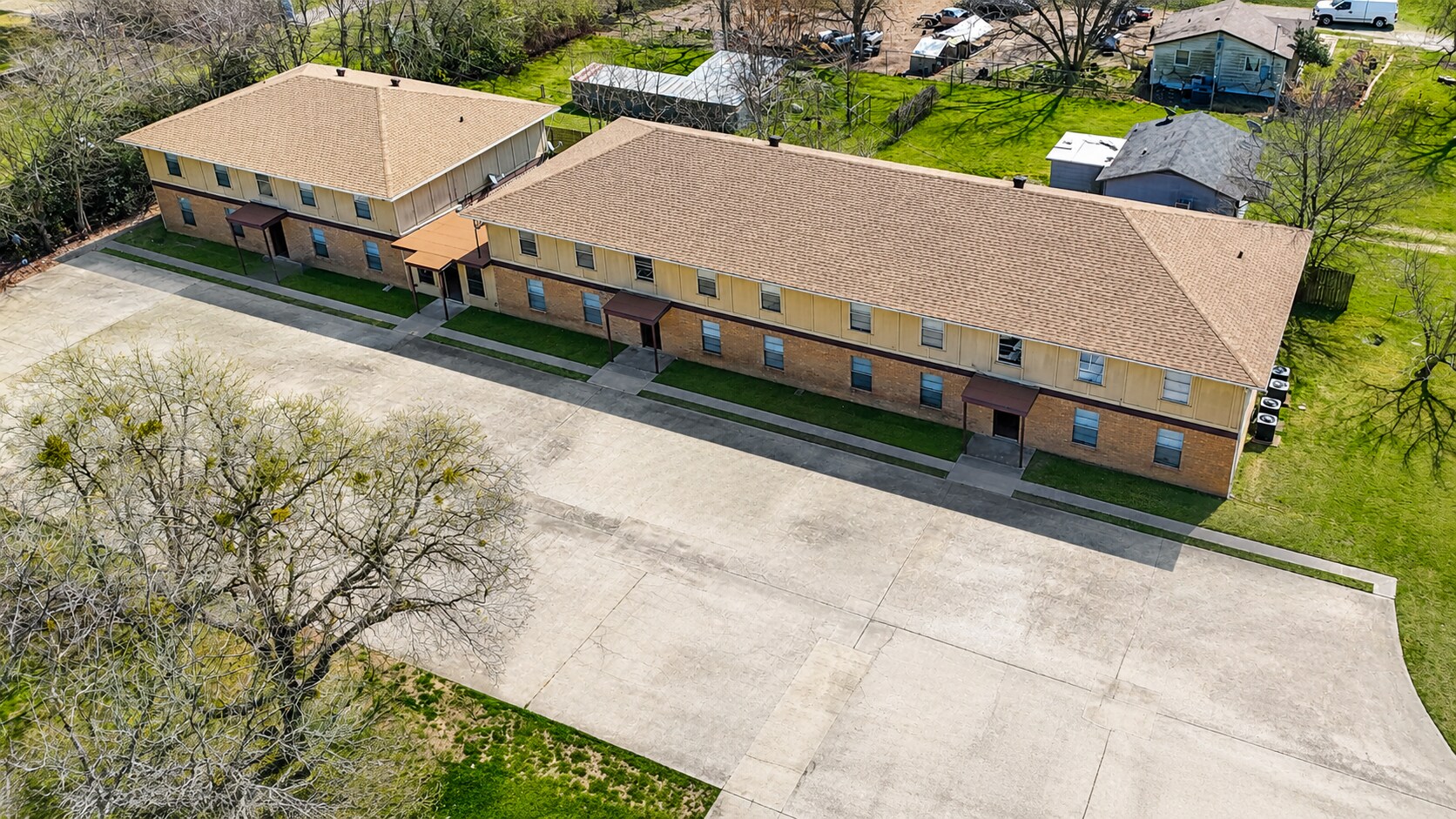 703 E Navasota St, Groesbeck, TX for Sale