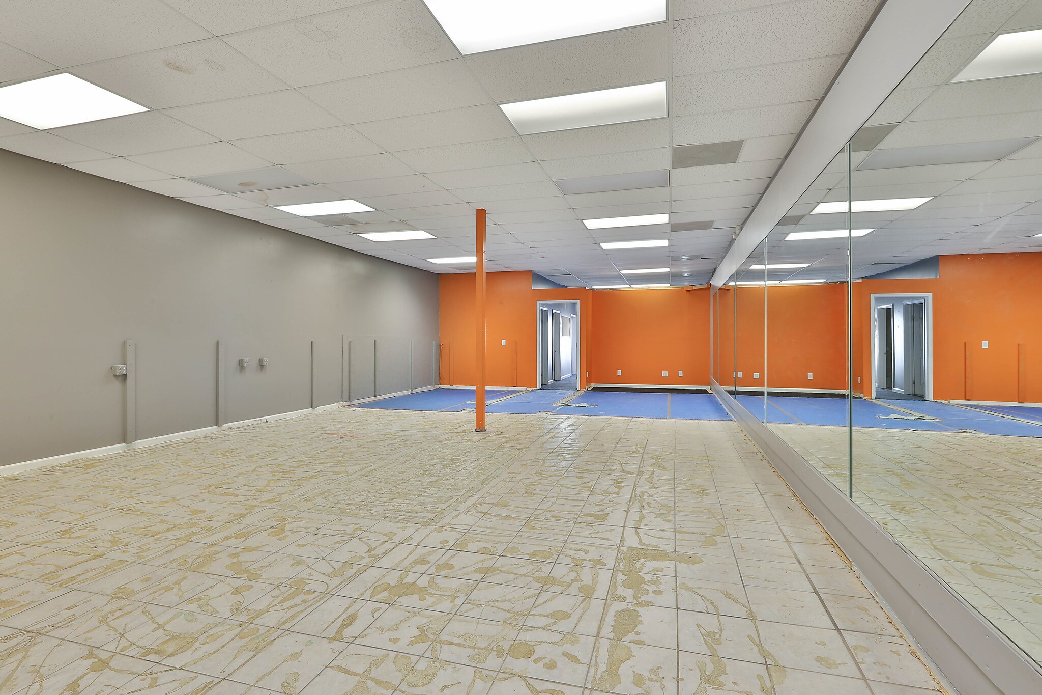 31 Broad St Newnan, GA 30263 Retail Property for Lease on