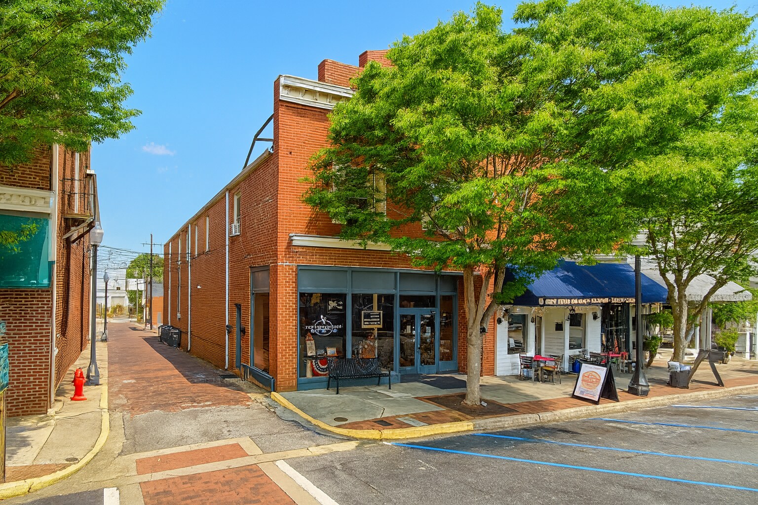 111 W Public Sq, Laurens, SC for Sale