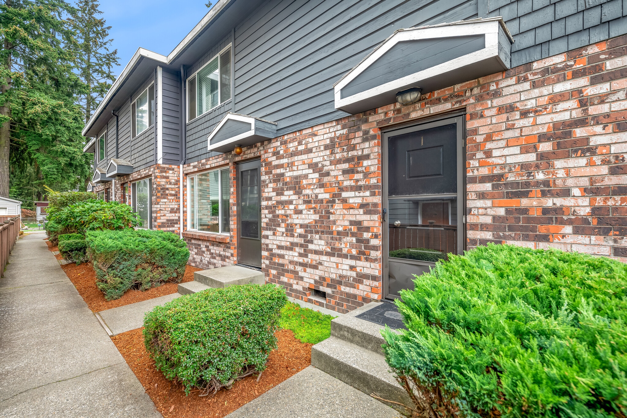 1220 N 137th St, Seattle, WA for Sale