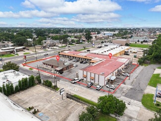 Strip Center on Williams Blvd Strip Center on Williams Blvd
