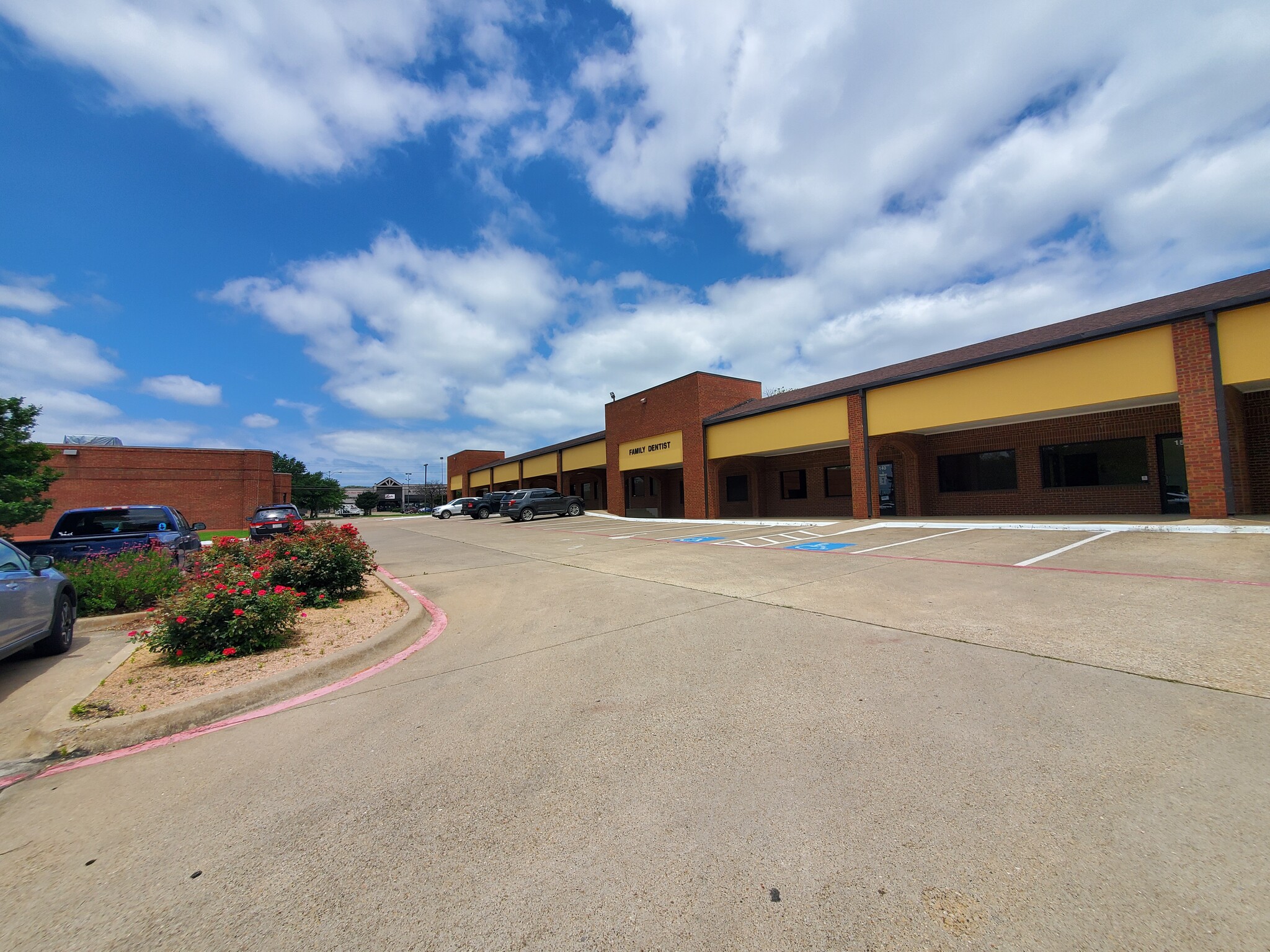 712 N Hampton Rd, DeSoto, TX for Rent