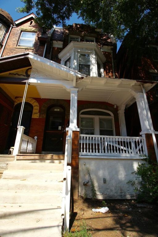 236 Buckingham Pl, Philadelphia, PA for Sale