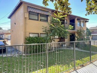 Anaheim, CA undefined - 302-302 1/2 N Bush St