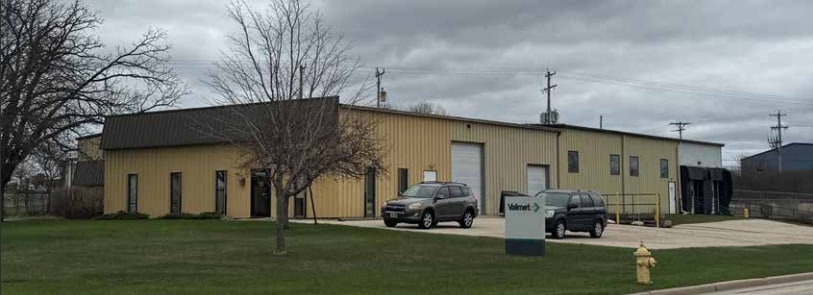 405 Wilmont Dr, Waukesha, WI for Sale