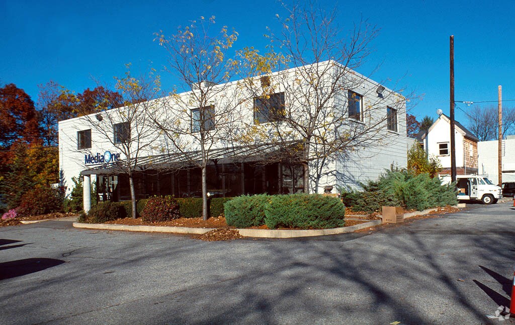 12 Tozer Rd Beverly, MA 01915 Flex Property for Lease on