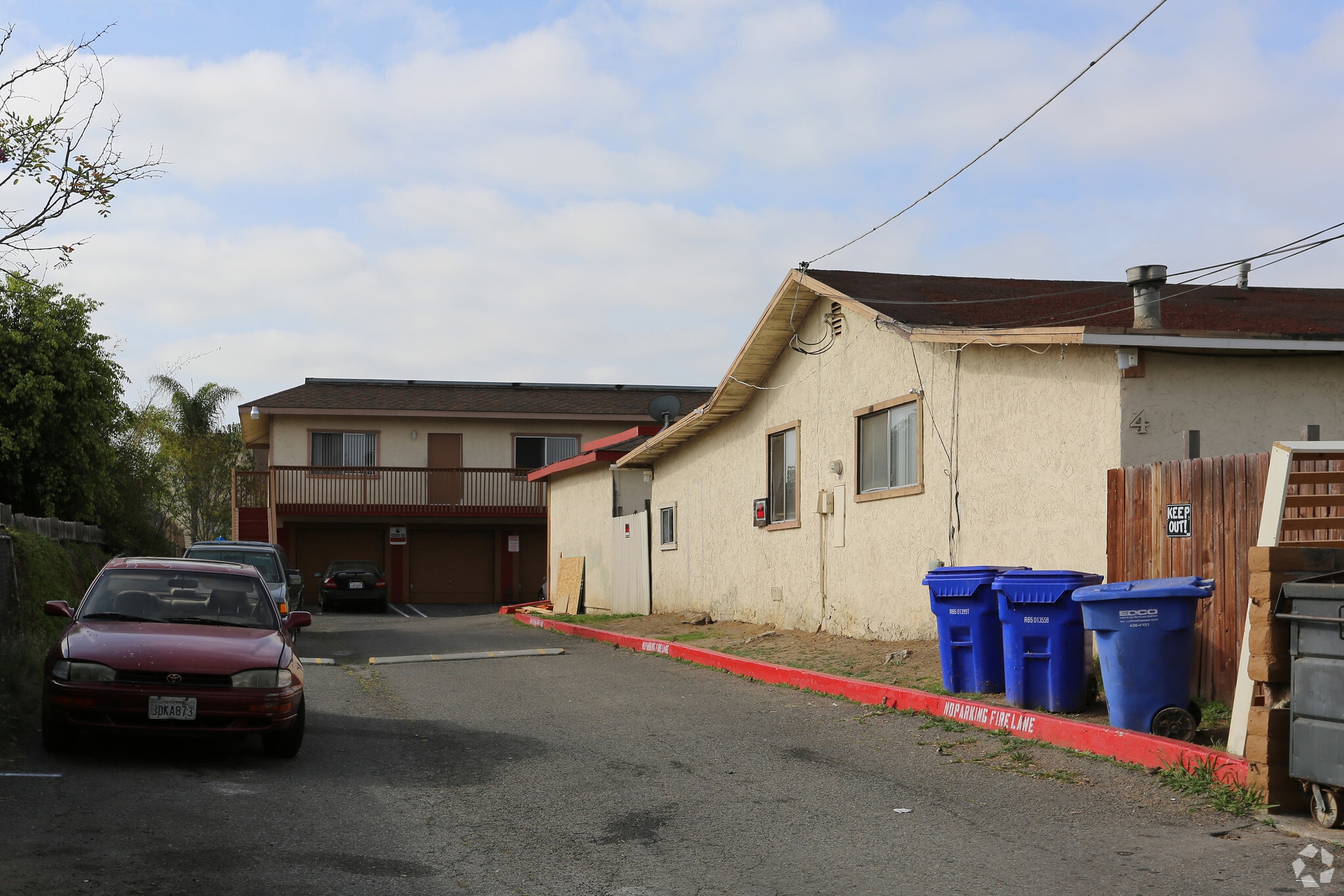 468-472 W Los Angeles Dr, Vista, CA for Sale