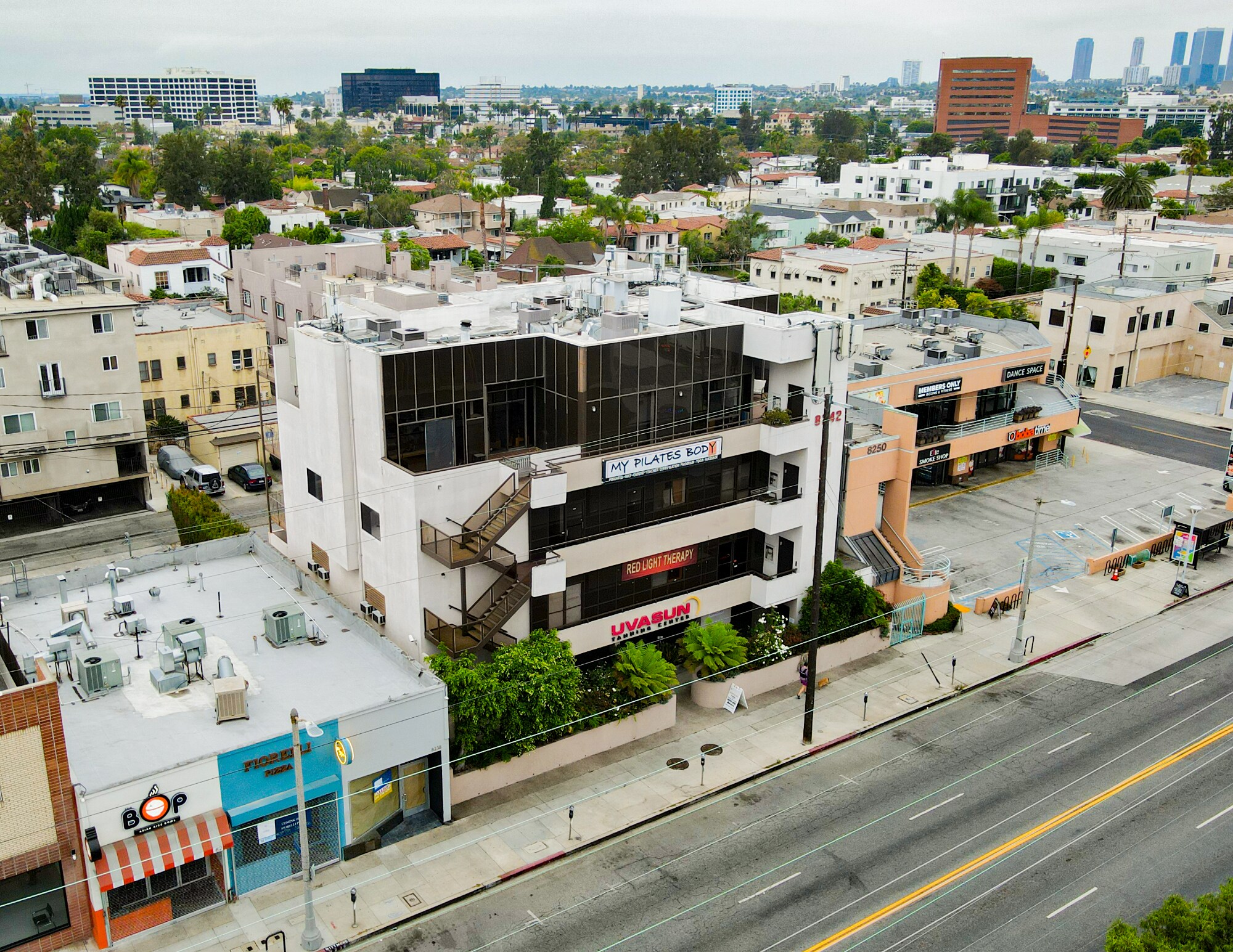 8242 W 3rd St, Los Angeles, CA for Rent
