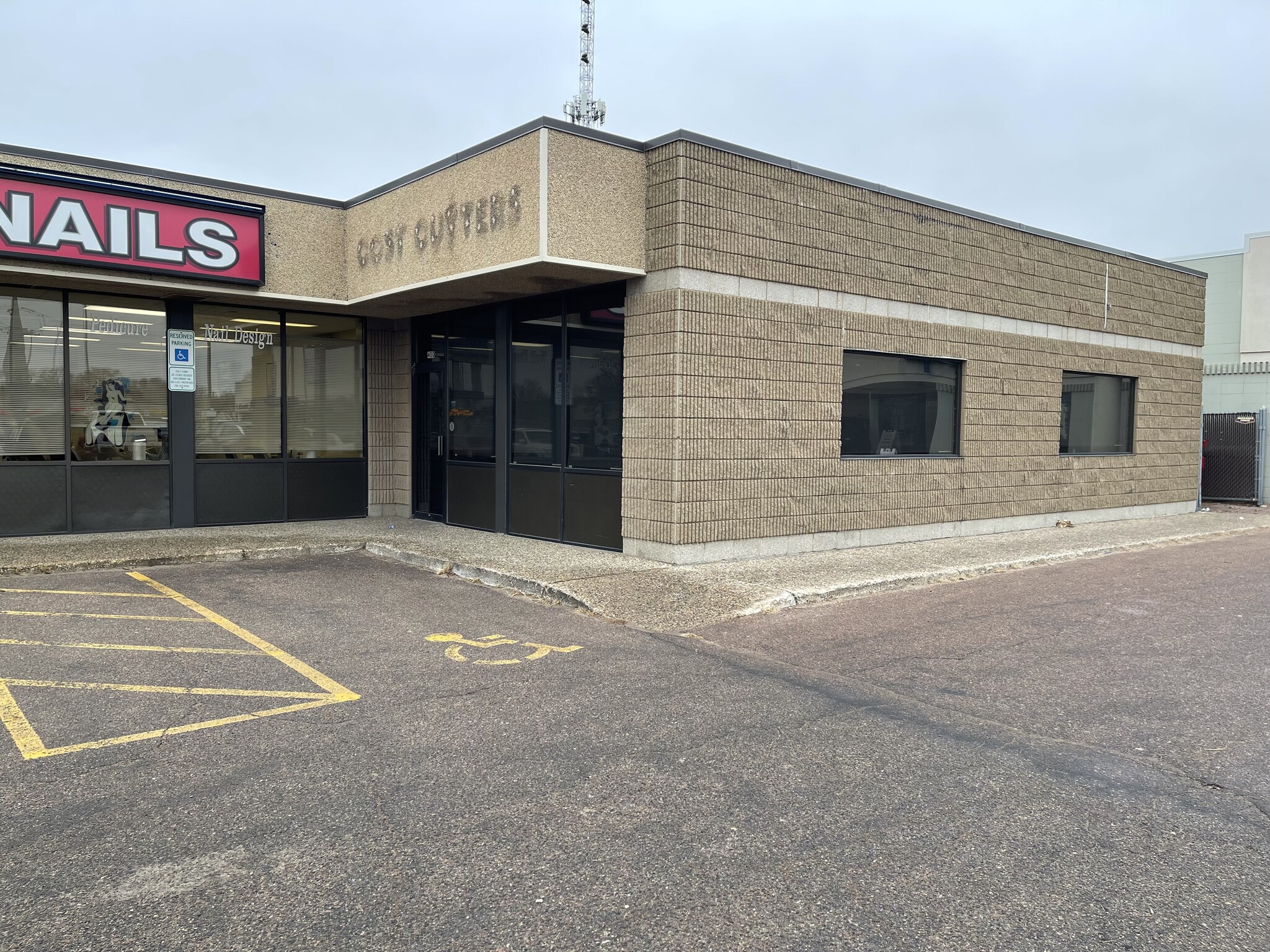 2720 W 12th St, Sioux Falls, SD for Rent