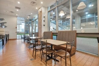 Orlando, FL Retail - 25 E Church St