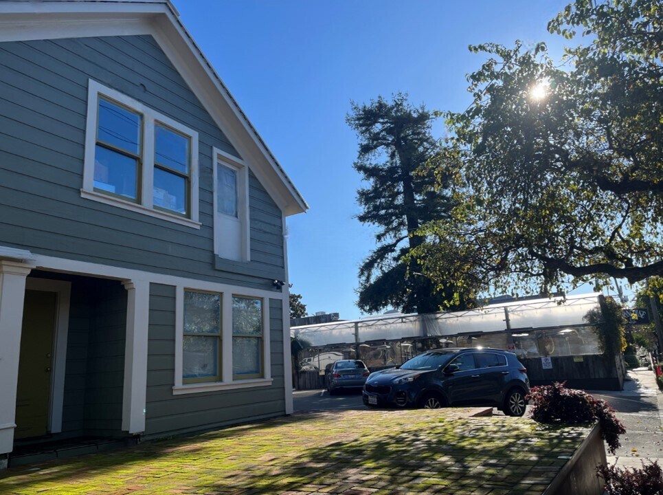 5874 Doyle St, Emeryville, CA for Sale