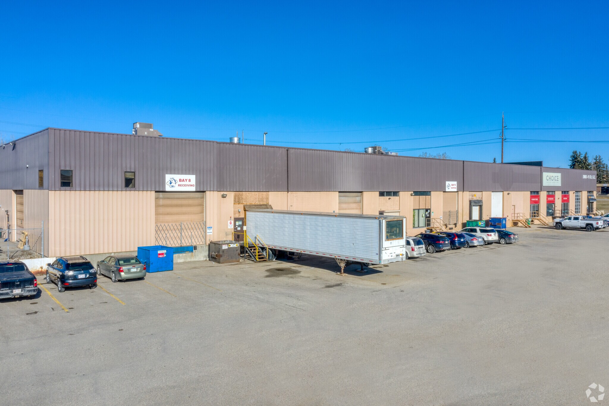 5905 11th St SE, Calgary, AB for Rent