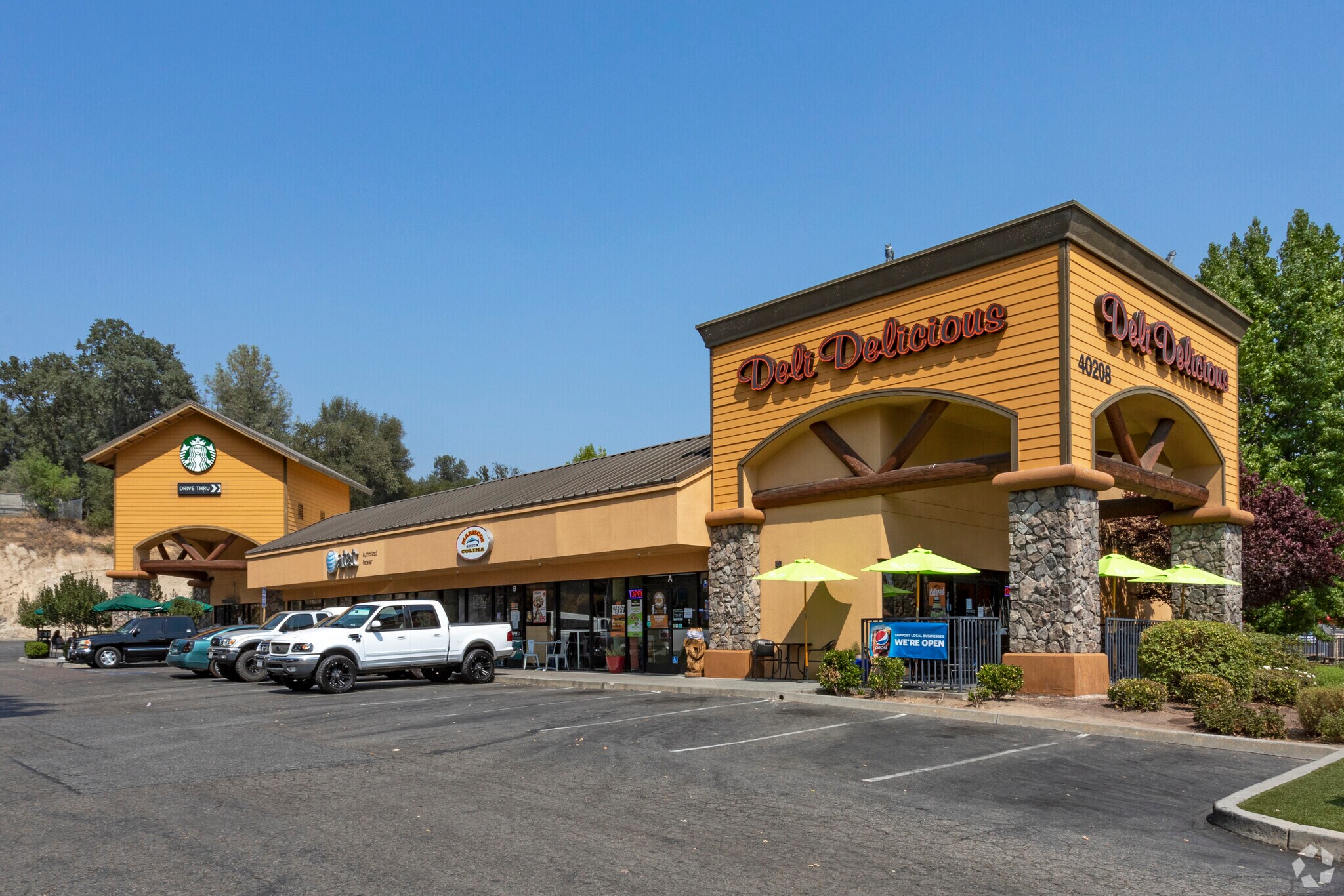 40208 Highway 41, Oakhurst, CA for Rent