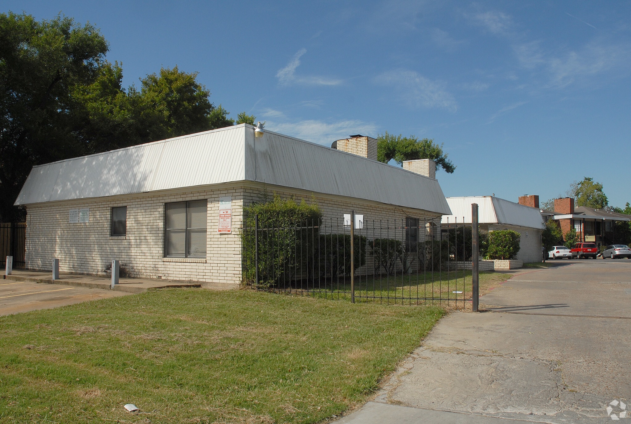 8100 Leonora St, Houston, TX for Sale