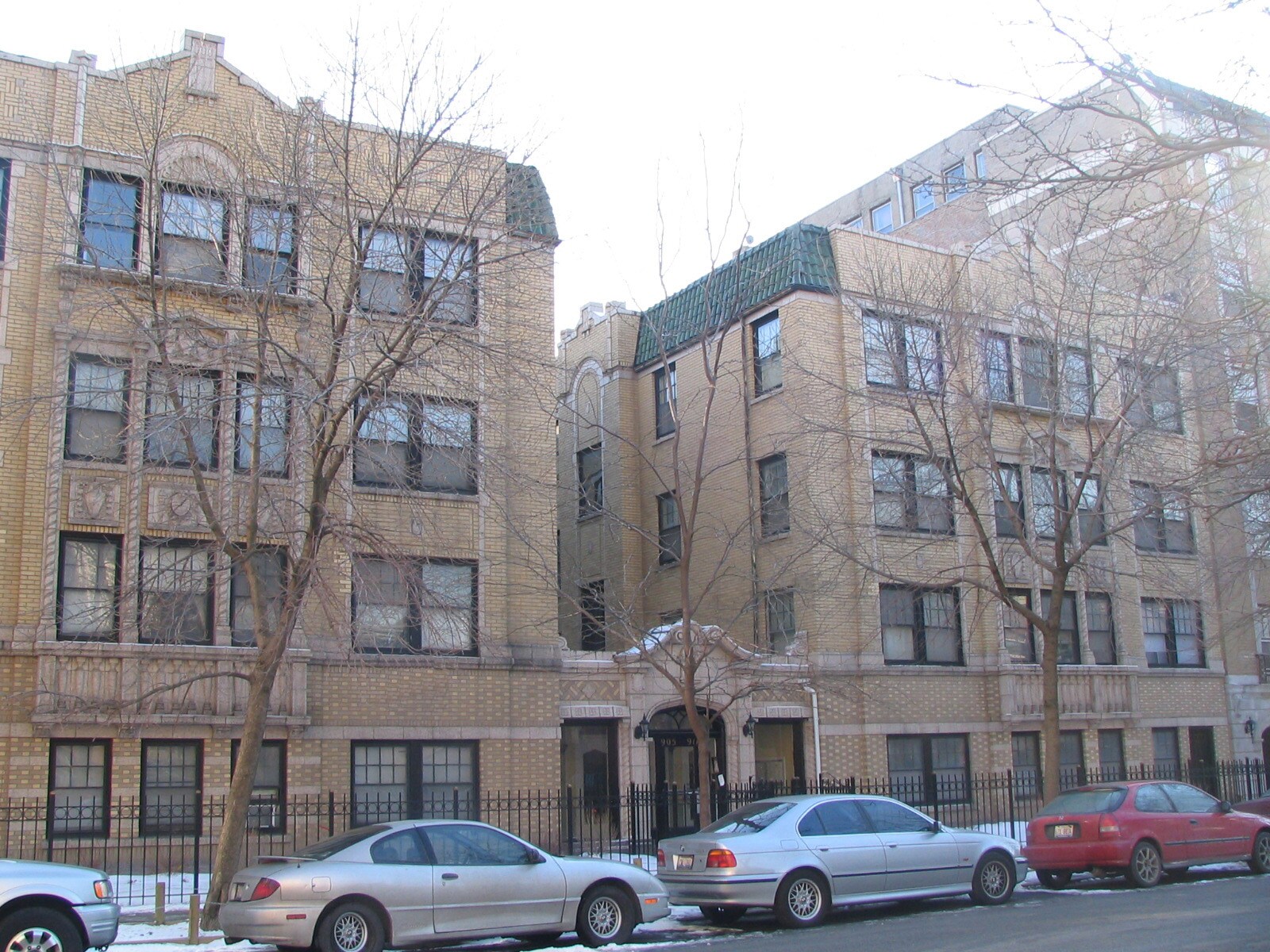 905-911 W Carmen Ave, Chicago, IL for Sale