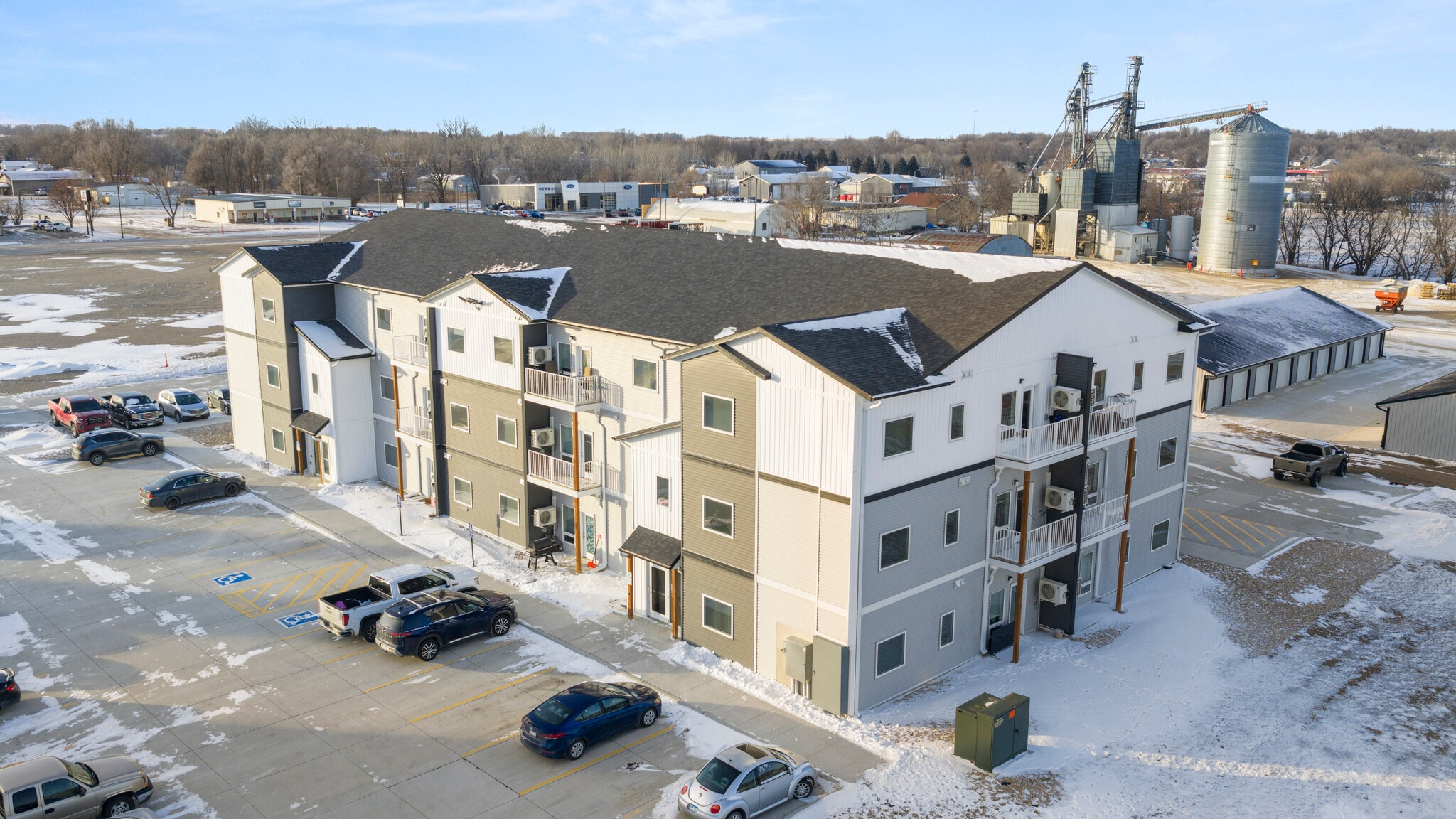 120 & 124 W Hatting St, Luverne, MN for Sale