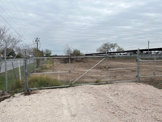 1710 N Closner Blvd, Edinburg, TX for Rent