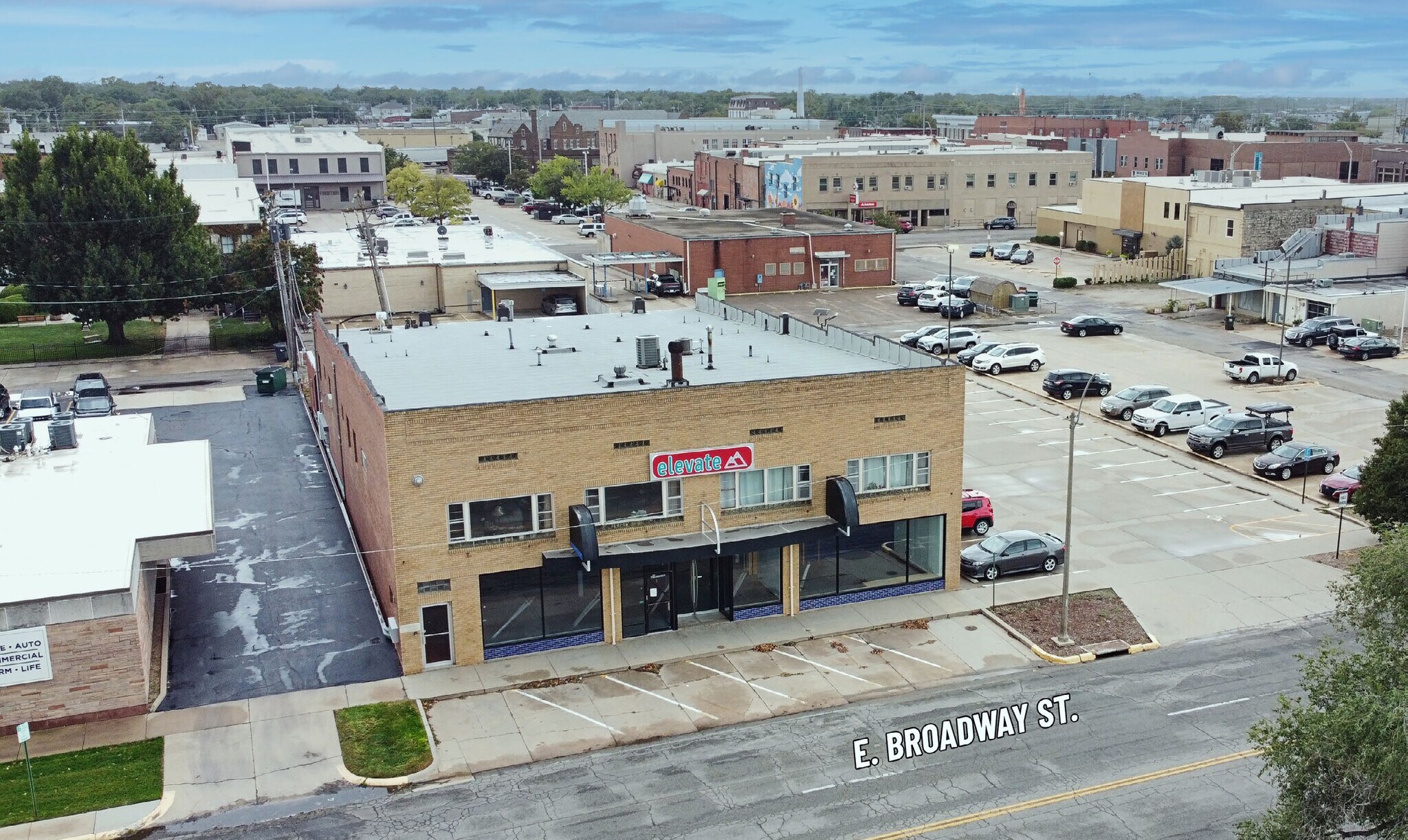 123 E Broadway St, Newton, KS for Rent