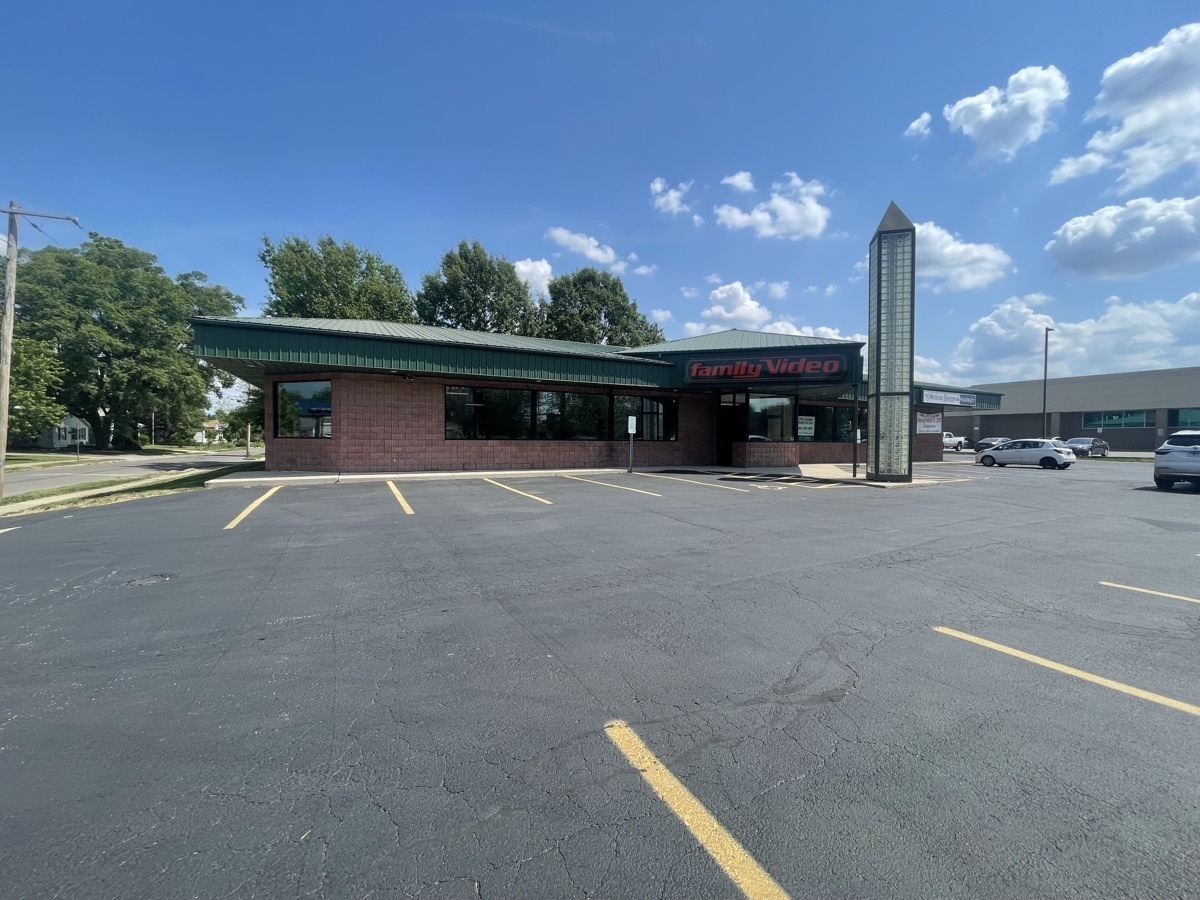 156 W Morton Ave, Jacksonville, IL for Sale