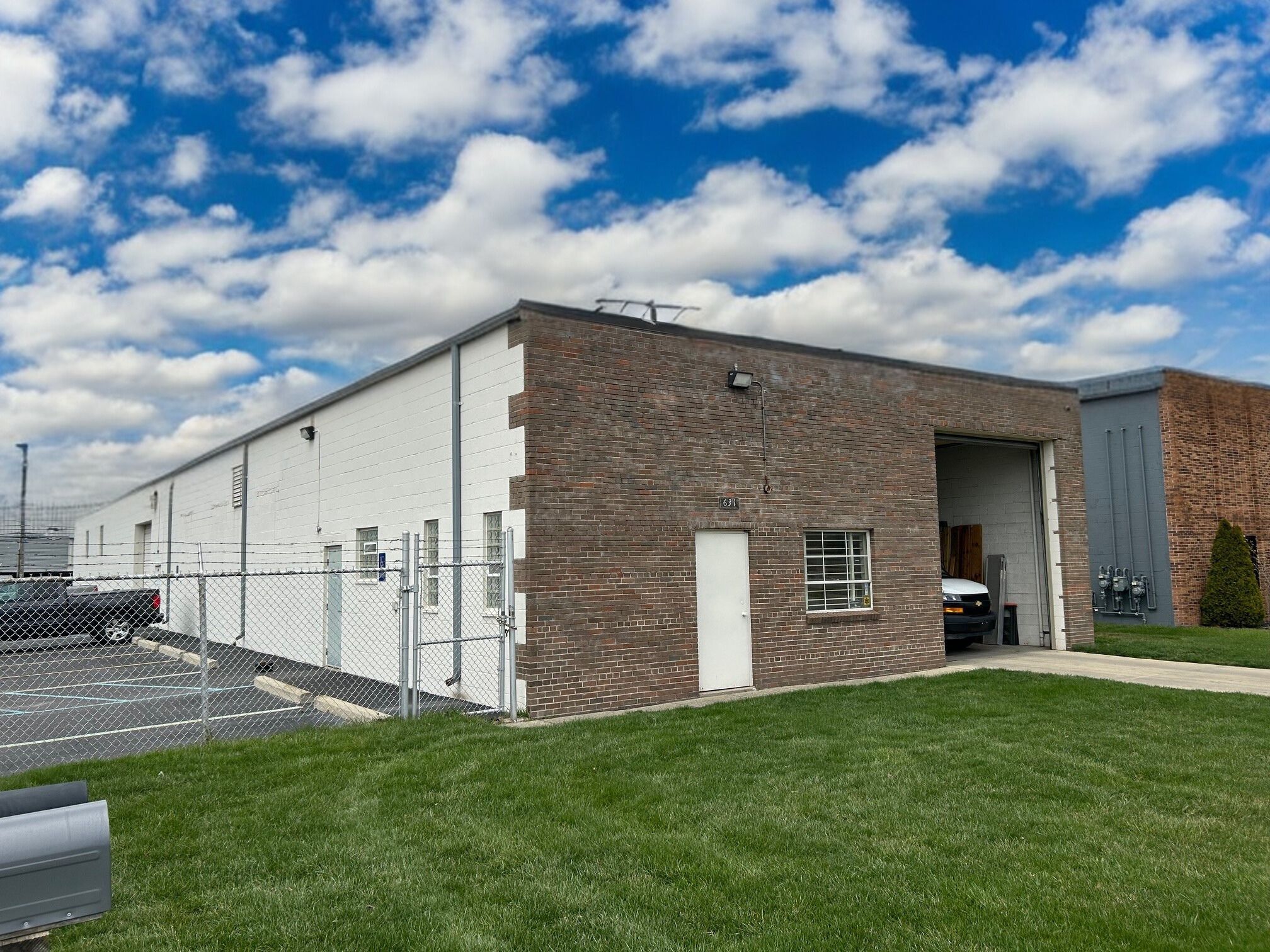 629-631 Minnesota Dr, Troy, MI for Sale