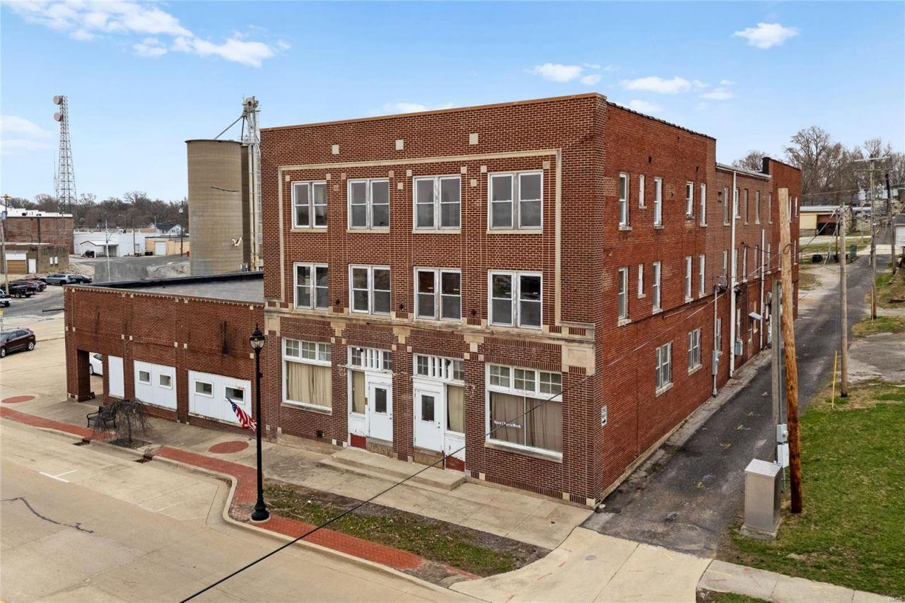 612 W Gallatin St, Vandalia, IL for Sale