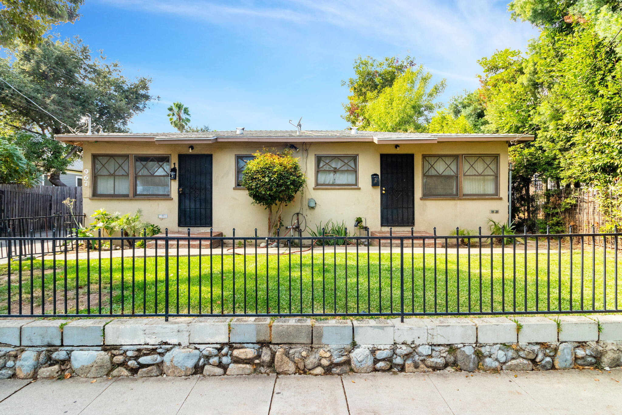 965 N Summit Ave, Pasadena, CA for Sale