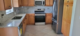Naples, FL Multi-Family - 7043 Ambrosia Ln