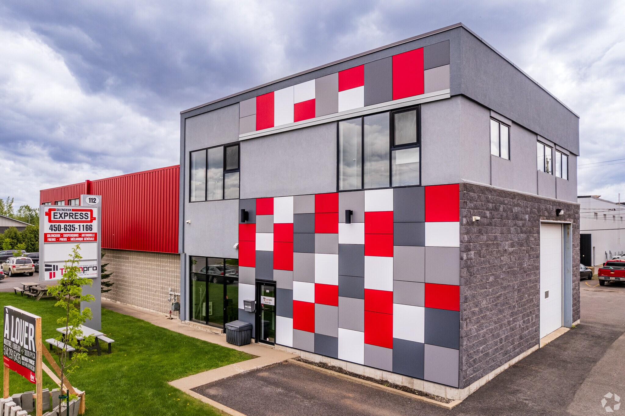 112 Rue Industrielle, Delson, QC for Rent