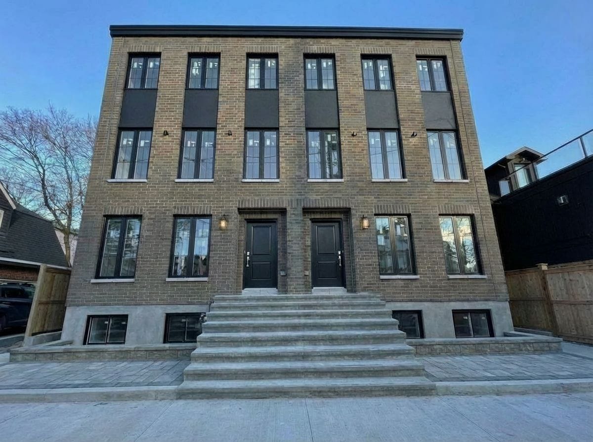 9 Gwynne Av, Ottawa, ON for Sale