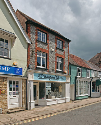 Thame, OXF Retail - 8 Buttermarket