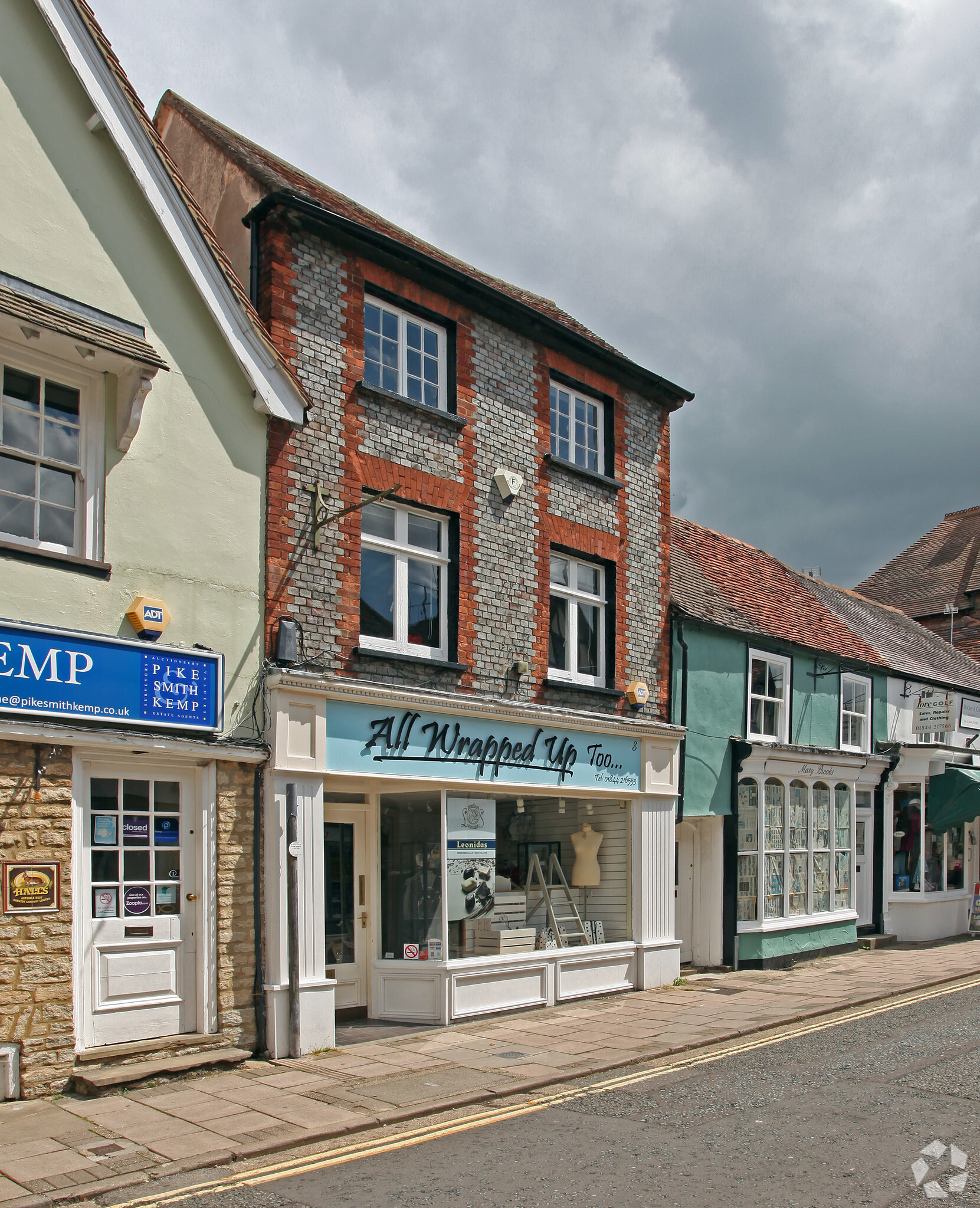 8 Buttermarket, Thame, OXF for Rent