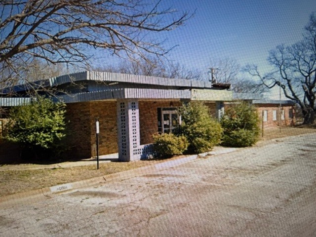 111 13th Ave NW, Ardmore, OK for Sale