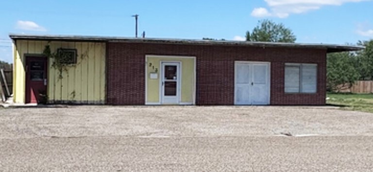 211-215 E Main St, Bishop, TX for Sale