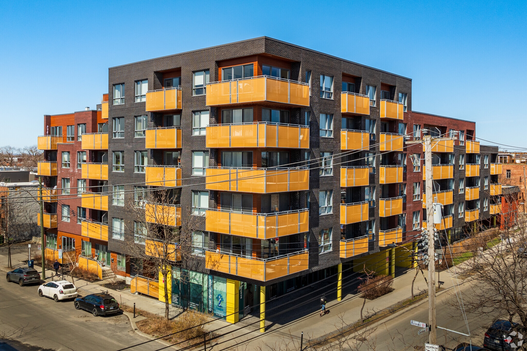 2365 Rue Des Carrieres, Montréal, QC for Sale