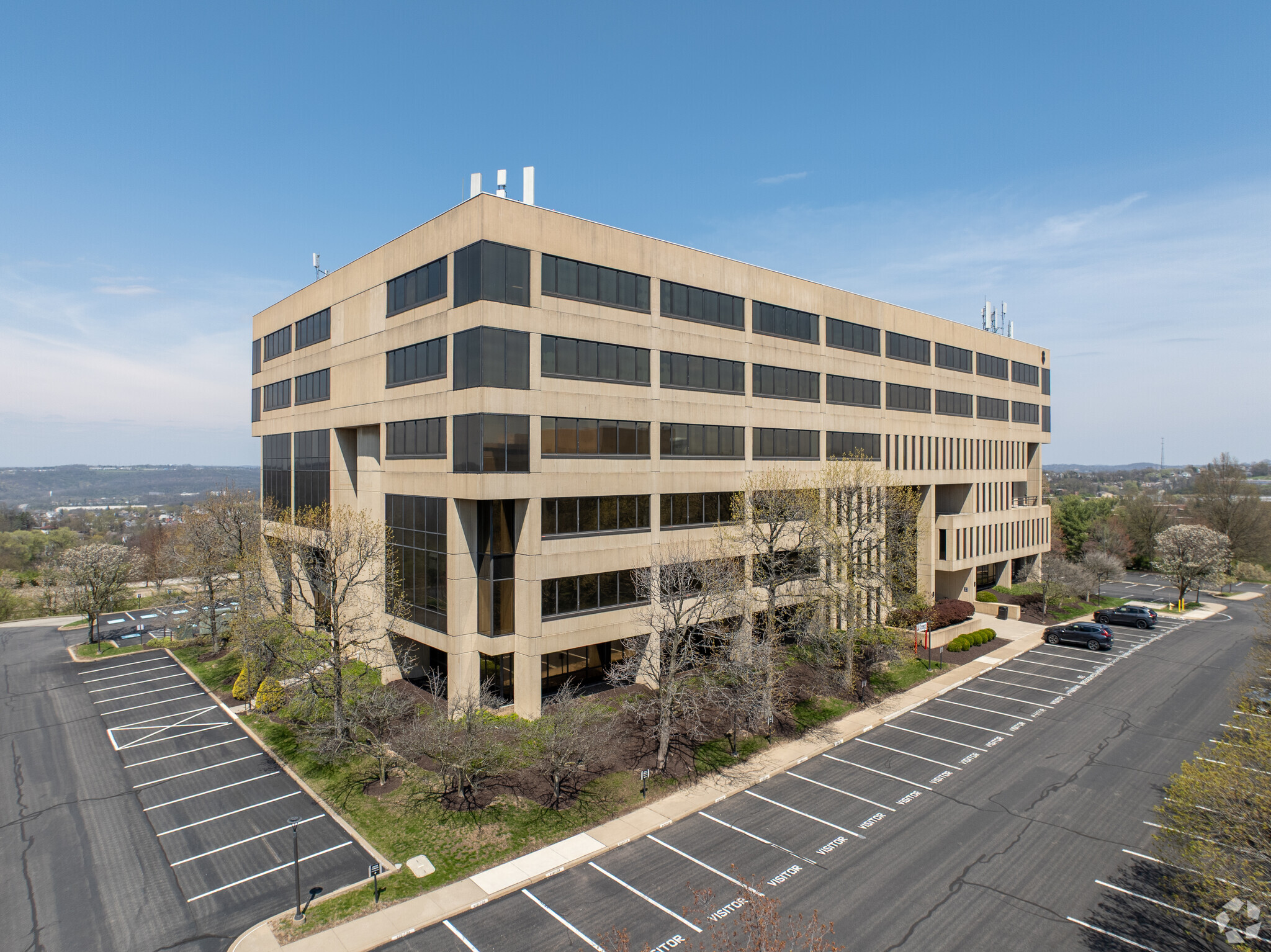 730 Holiday Dr, Pittsburgh, PA for Sale
