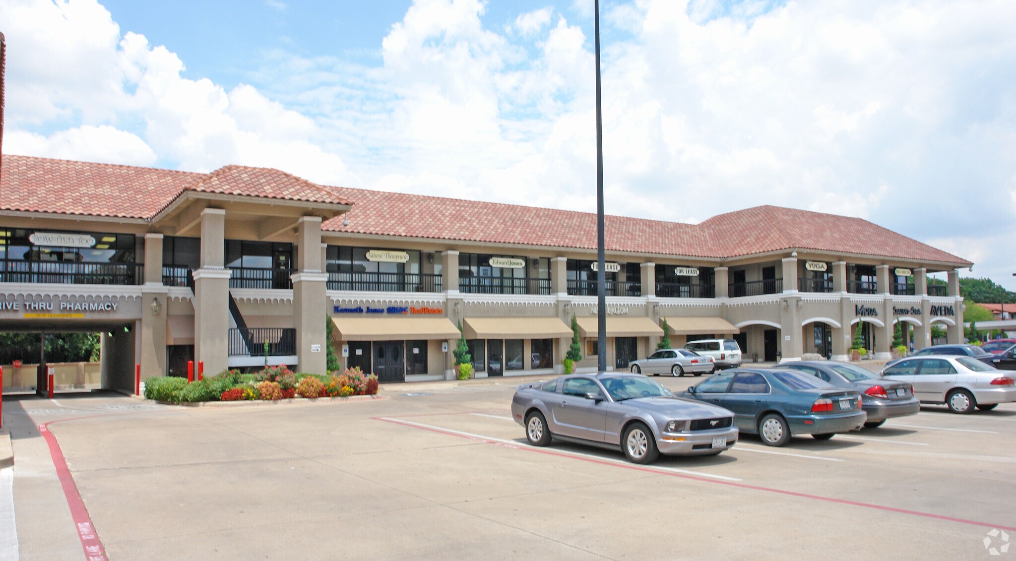 63126326 Camp Bowie Blvd Fort Worth, TX 76116 Shopping Center