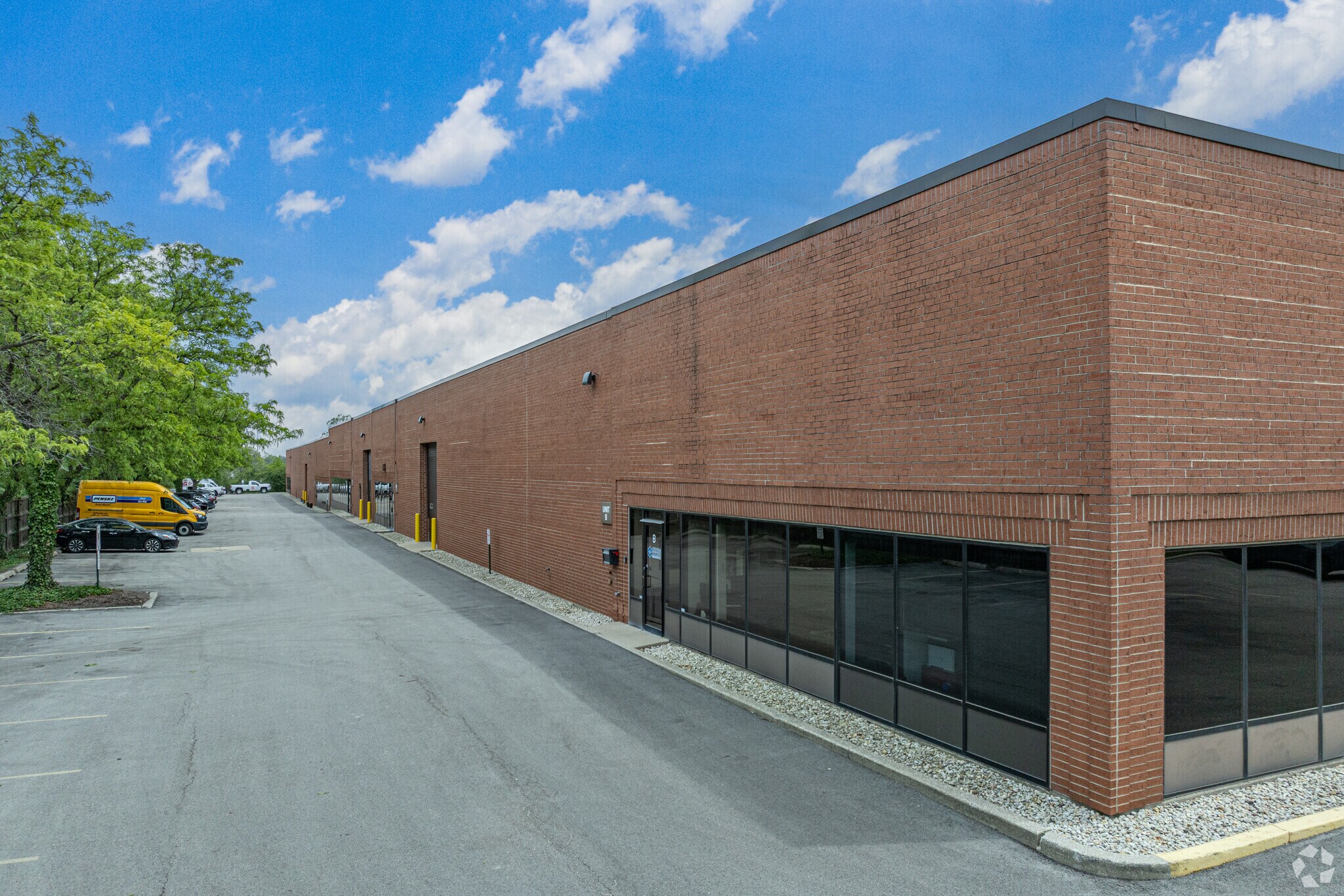 161 Tower Dr, Burr Ridge, IL for Rent
