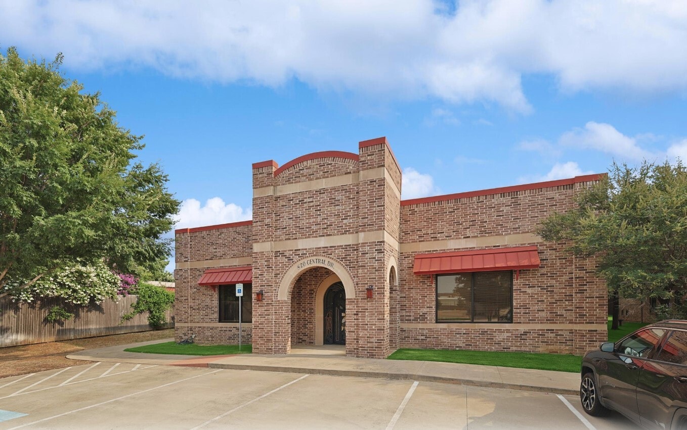 820 Central Dr, Colleyville, TX for Sale