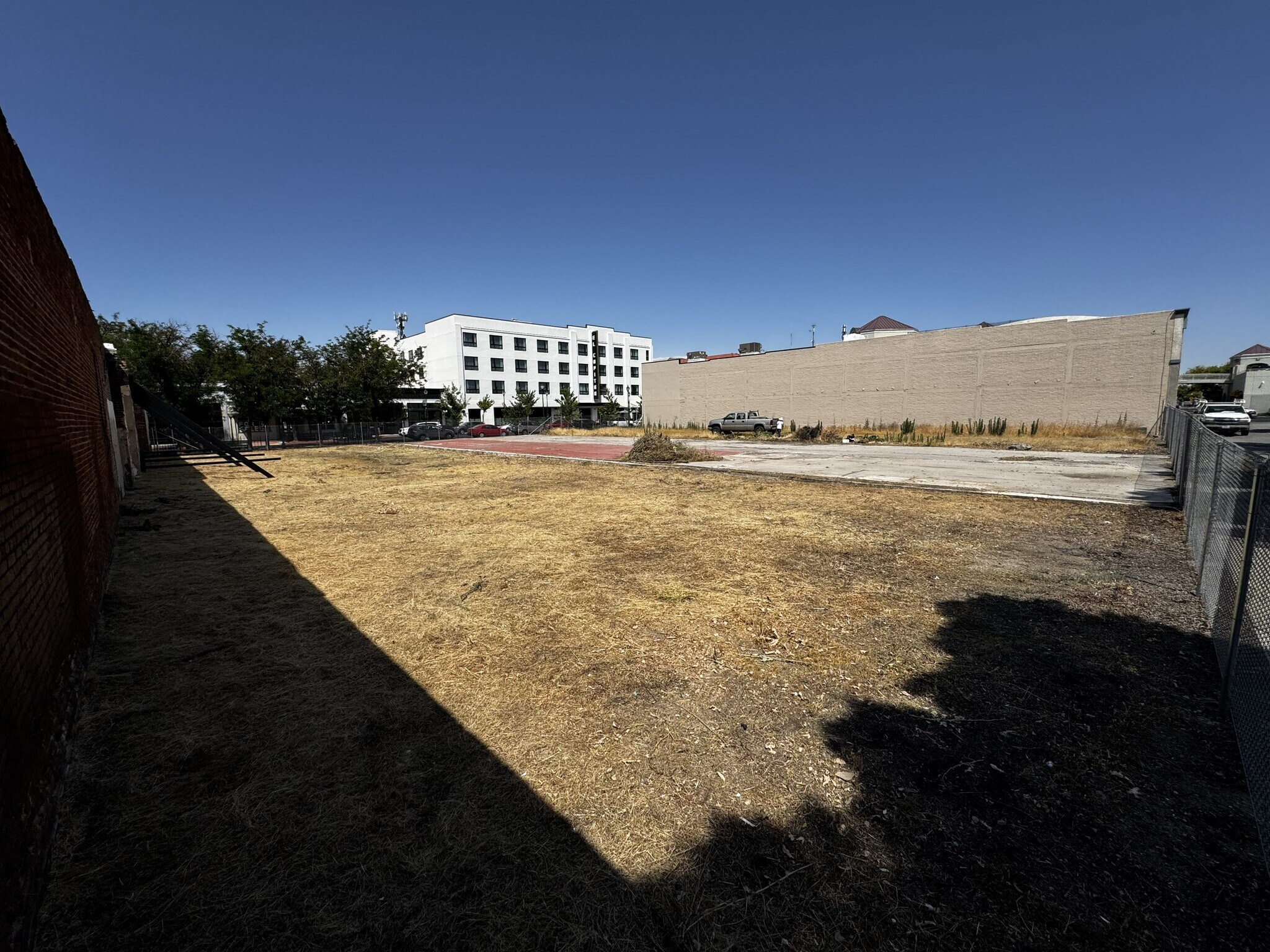 636 W Main St, Merced, CA for Rent