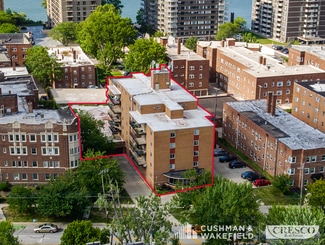 Lakewood, OH Apartments - 12050 Lake Ave