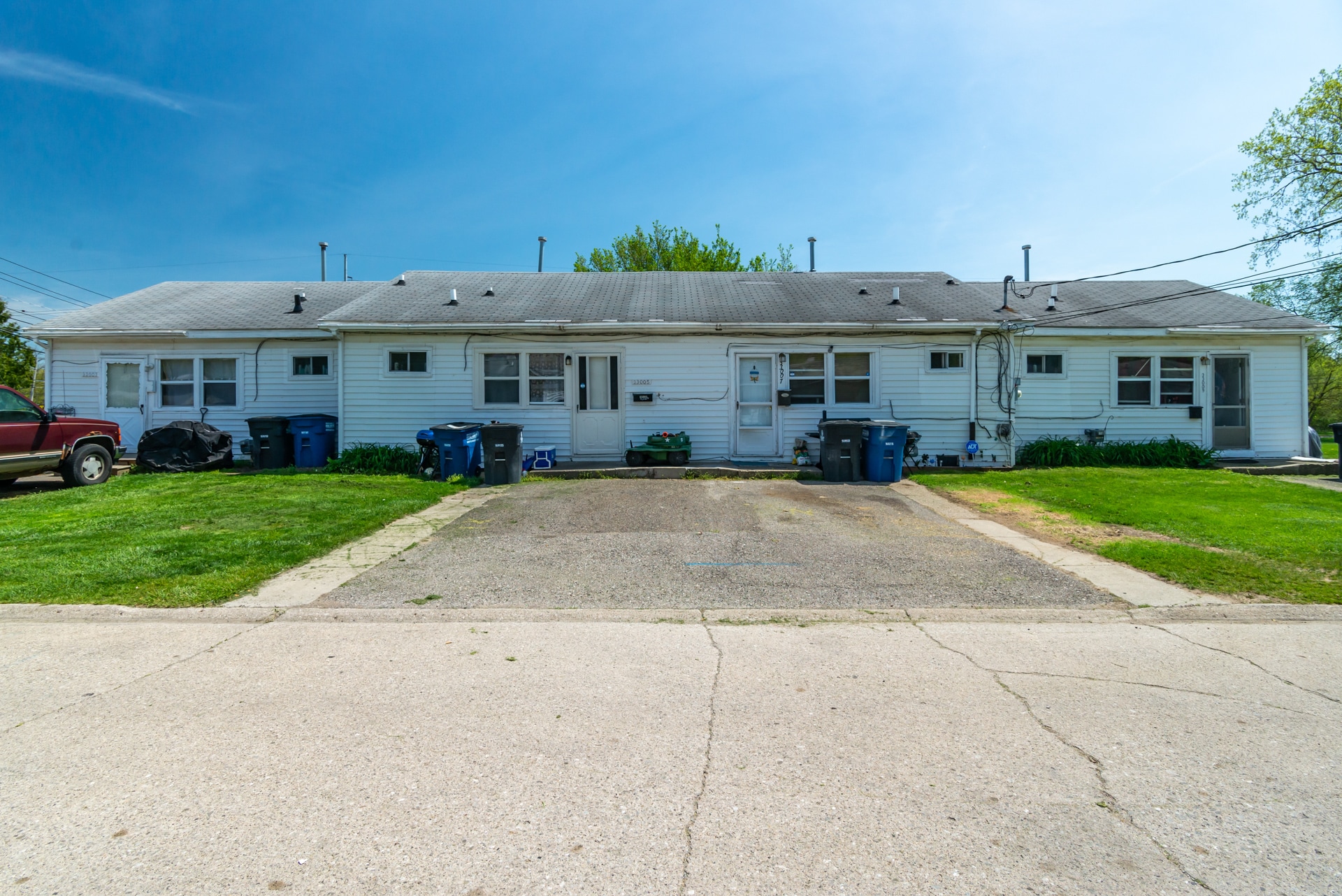 33003 Alamo Ct Westland, MI 48186 MultiFamily Property for Sale on